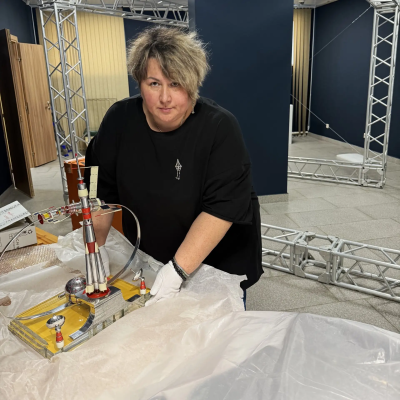 Личные вещи космонавтов и макеты космических кораблей Личные вещи космонавтов и макеты космических кораблей