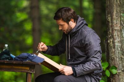 Художник из Нижневартовска представит инсталляцию о Севере в Красноярске Художник из Нижневартовска представит инсталляцию о Севере в Красноярске