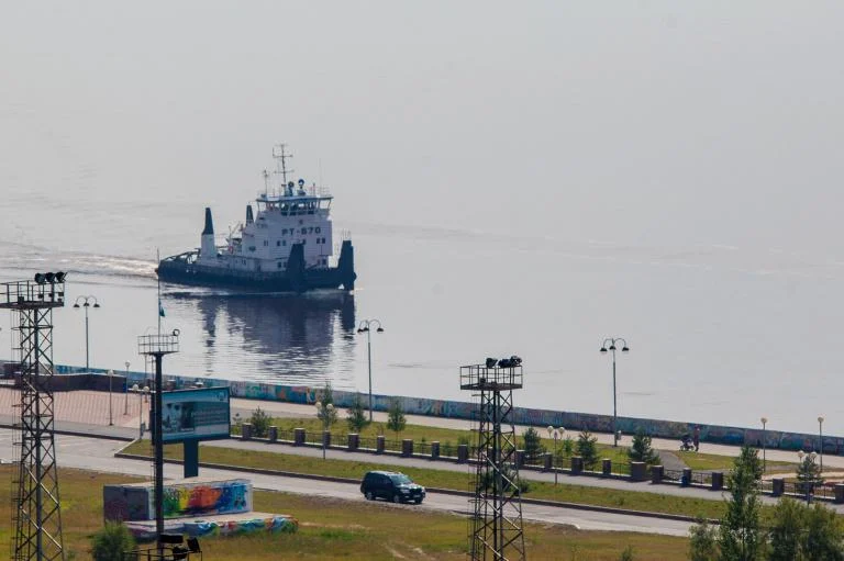 Уровень воды в реке Обь продолжает снижаться 