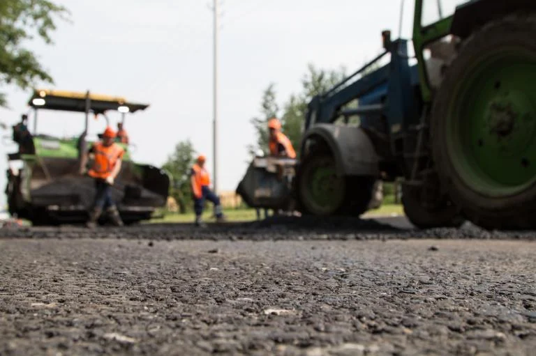 Движение по улице Пермской временно затруднено  
