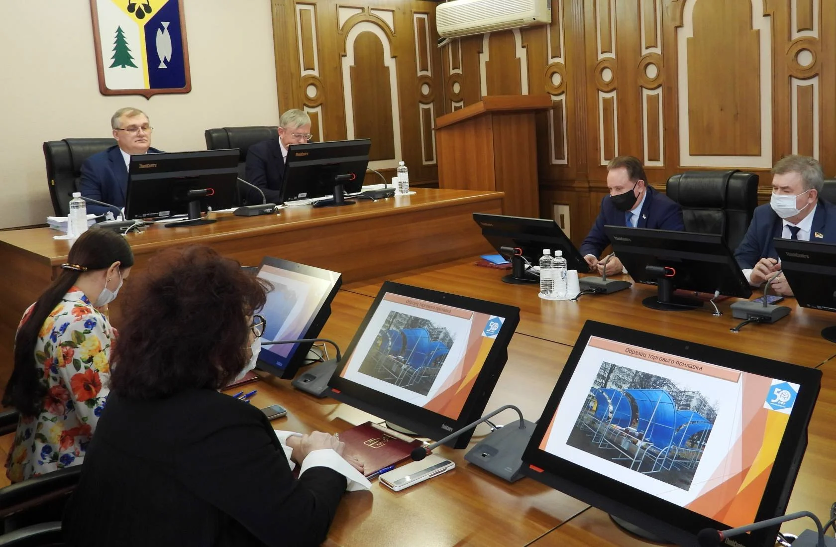 На депутатском контроле: организация сезонной торговли в микрорайонах города