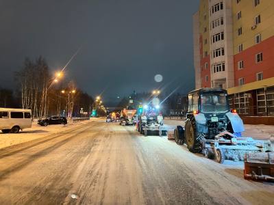 Продолжаются снегоуборочные работы 