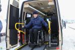 На экскурсии с комфортом: в Нижневартовске появился специализированный автобус для инвалидов / ФОТО /
