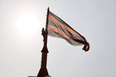 Георгиевская лента реет над Нижневартовском /ВИДЕО, ФОТО/ Георгиевская лента реет над Нижневартовском /ВИДЕО, ФОТО/