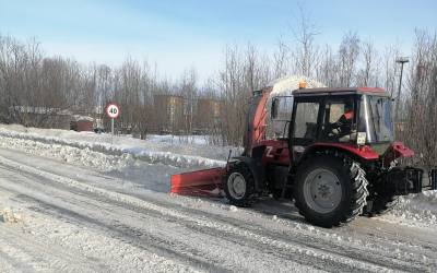 Продолжается уборка и вывоз снега